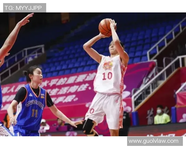 杭州羽毛球队在锦标赛中以72分稳居积分榜首位展现强劲实力