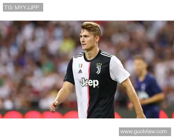 疫情期间足球明星的生活与训练方式揭秘与反思 疫情期间足球明星的生活与训练方式揭秘与反思